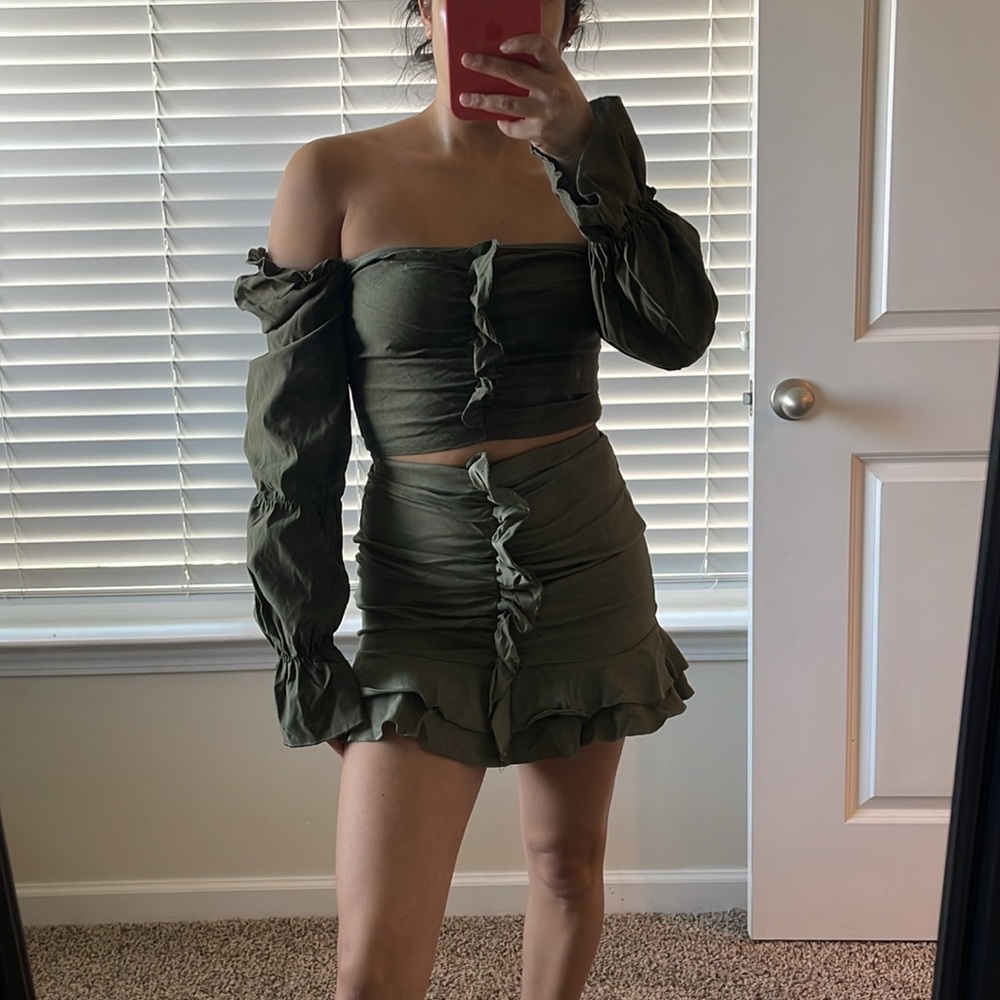 ✨PLT 2 Piece Ruffled Set